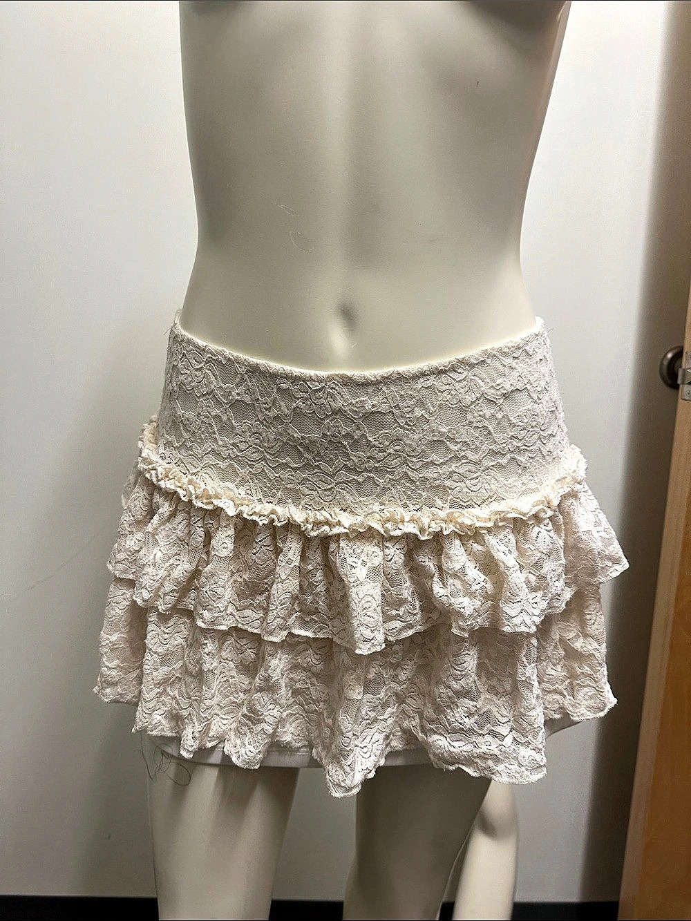 Floral Lace Ruffle Mini Skirt Size Small